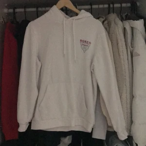 Hoodie från yourturn - En ball hoodie från yourturn, köpt för ett år sen då nypris är 399. En oversize M, pris går alltid att diskuteras