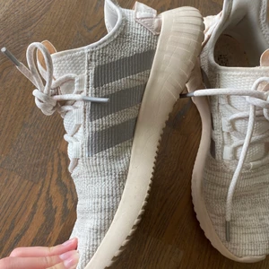 Adidas skor - Skor från adidas💕 Nypris 1000 kr. Bra skick! 