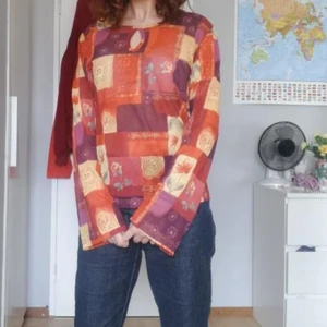 Mesh top - Väldigt färgglad mesh topp. Används inte så mycke längre! 