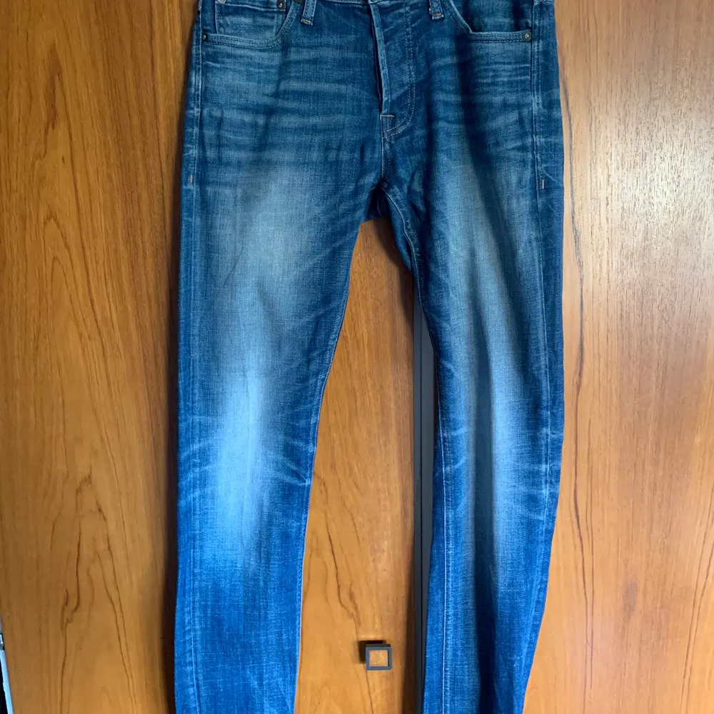Storlek W29/L34. Cond: 7/10. Jeans & Byxor.
