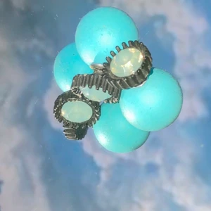 Örhängen - 10 kr styck. rensade med alkoholsprit. Kontakta privat för bilder osv.