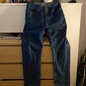 väldigt baggy jeans - mörkblå - dma för exakta mått
