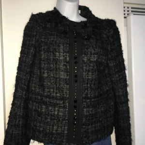 Prada kavaj i ull. Stl 42(EU 38) - Prada kavaj i stl 42. 40% virgin ull, 40% mohair ,10% angora.10% polyamid.fri frakt 