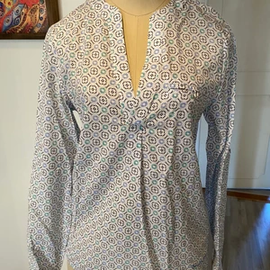 Bondelid blus  - Jättefin långärmad blus från Bondelid i XS. Använd ett fåtal gånger och i fint skick. 150kr eller högstbjudande 