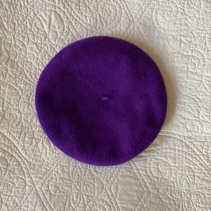 Lila Basker - Lila basker från Pop Boutique! Second hand men i väldigt bra skick, känns som ny