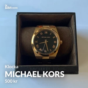 Michael kors klocka - Använt skick. Ord pris 2700:- roseguld. OBS! Liten spricka i urtavlan (inte glaset), inget som syns eller stör. Se bild 3
