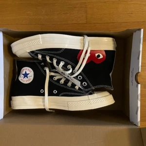 Höga CDG Converse  - Höga cdg converse, oanvända då storleken inte passa, skriv för fler detaljer