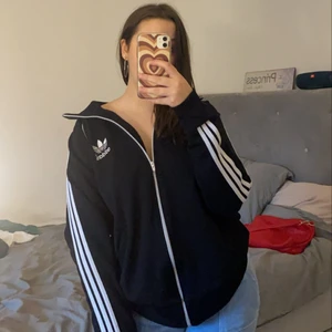 Adidas tjocktröja  - Storlek m <3 