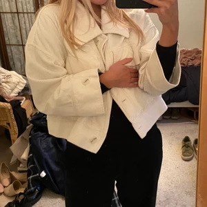 Zara jacka! - Jätte snygg jacka från Zara i manchester! Storlek S-M! Perfekt som höst/vårjacka⚡️⚡️⚡️