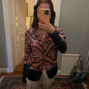 Baum und pferdgarten blus 36 - Superfin blus i kavajliknande modell från Baum und pferdgarten!! Oanvänd i storlek 36❤️❤️