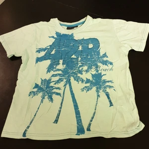 T-shirt - Använd t-shirt, liten fläck