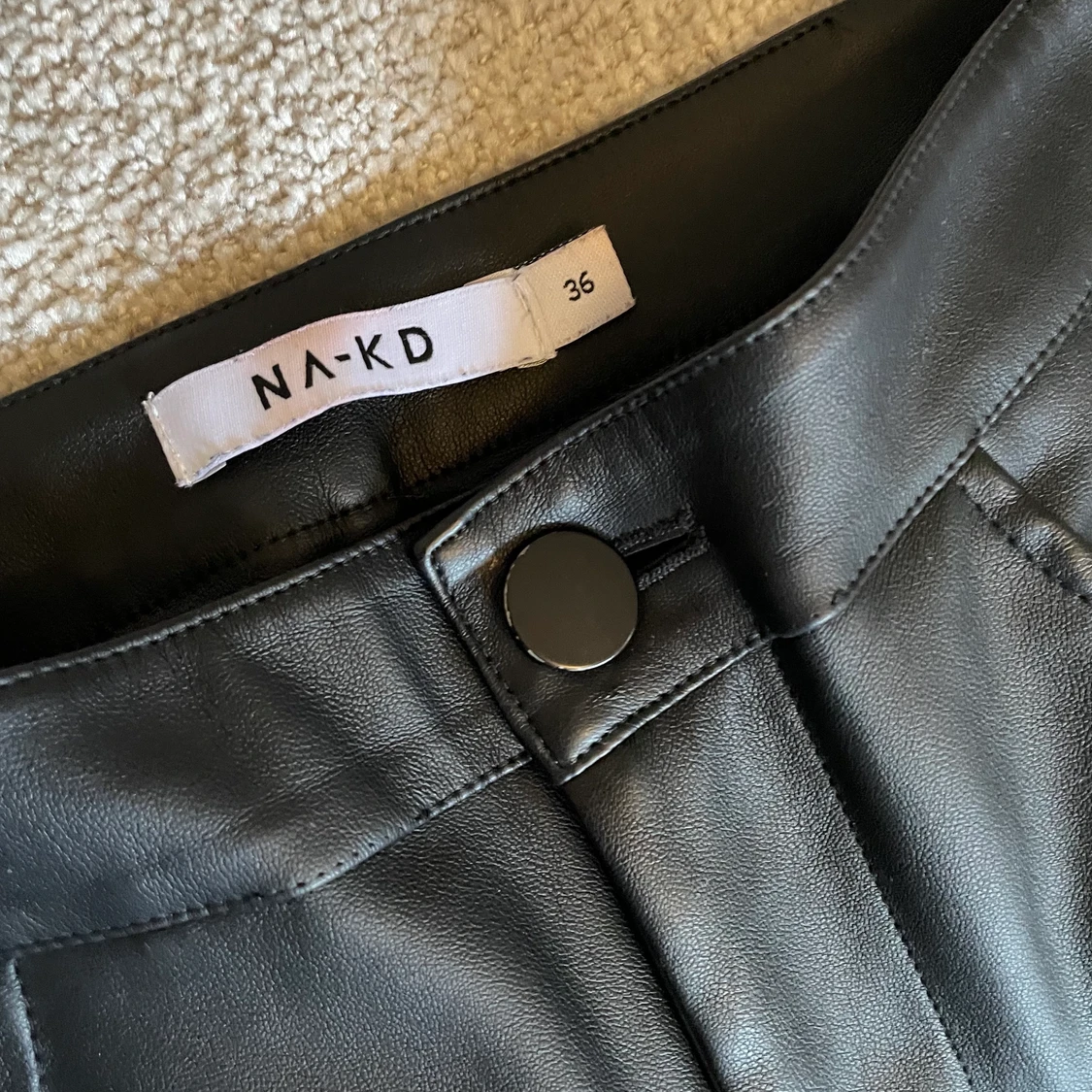 FAKE SKINBYXOR FRÅN NAKD STRL 36 - 91