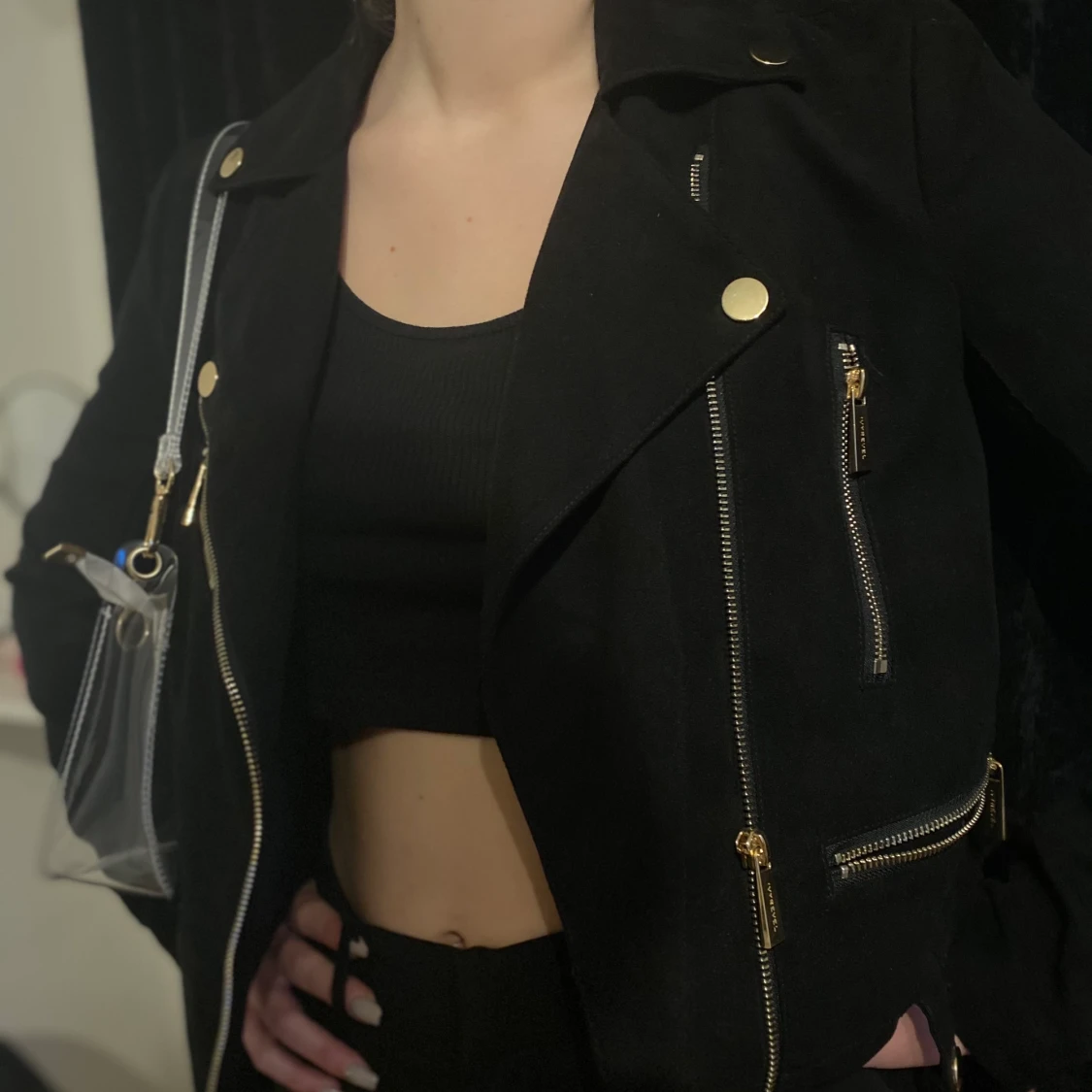 Jacka med gulddetaljer  - 90