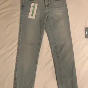 Ett par helt nya jeans för 75kr