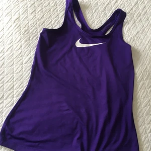 Nike pro  - Lovely purple top 💕
