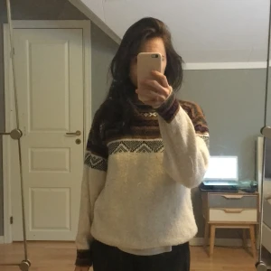 Knited Peruvian Sweater - From Tamarindos Collective. Peruvian sweater size S/M