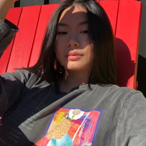 Långärmad t-shirt - Långärmad t-shirt från Reclaimed Vintage! Fin! Sitter oversize på mig med storlek s. Frakt: 40 kr.