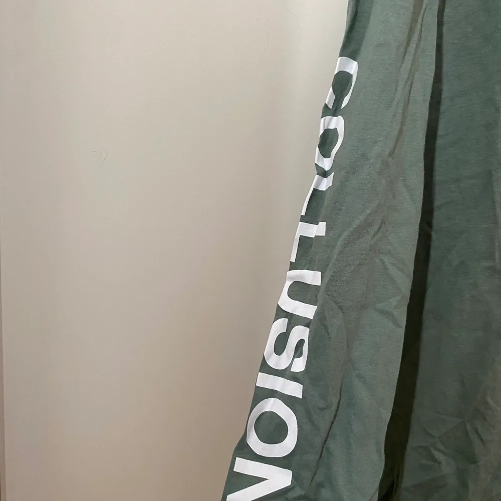 Grön tröja från ASOS kollektion COLLUSIONx. Aldrig använd! XS men oversize!. Tröjor & Koftor.