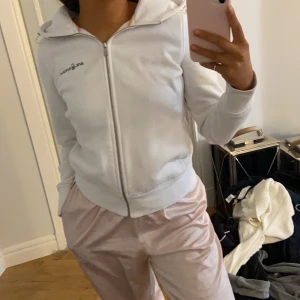 Sail racing tjocktröja - I nyskick, storlek S perfekt för sommarkvällar