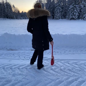 Hollies stl 34 - Intressekoll på min Hollies i modellen subway, äkta päls. Köpt i november 2020 för 5000kr, använd sparsamt då det inte varit så kall vinter. Inga skambud