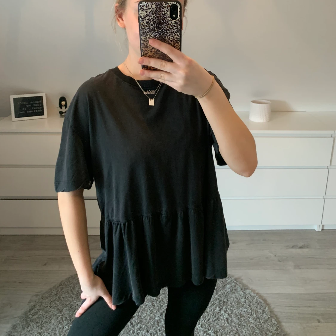 Oversize tröja med volang  - 90