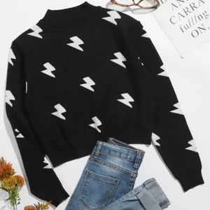 Svart tröja - Oanvänd tröja i bekvämt material!