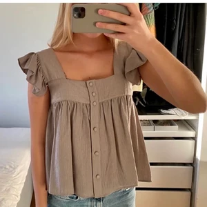 Blus - Söt blus från zara. Aldrig använd. Jättefin i sommar. Lånade bilder 