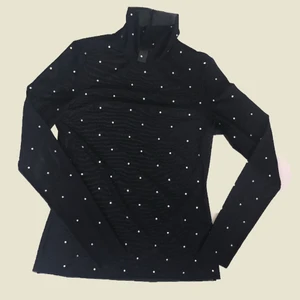 Meshpolo med bling  - 🌟 Nedsatt pris, doneras snart!🌟 Polotröja i mesh med strass. 🪞5/5 skick. 