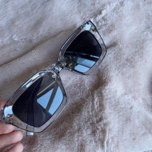 Solbrillor!! - Säljer dessa, aldrig använda!😊 GRATIS FRAKT!