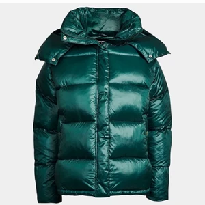 Puff jacka - Säljer min fina gröna puff Jacka, skriv för mer bilder! köpt på bok bok, (den säljs inte mer)❤️ buda i kommentarerna, eller köp direkt för 400+ frakt! 