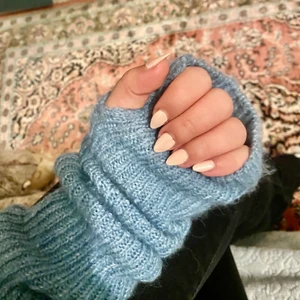stickade handledsvärmare  - Skit snygga från zara!!! bekväma å värmande❤️ 