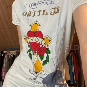 Ed hardy T-shirt  - Snygg T-shirt från ed hardy av Christian Audigier! 