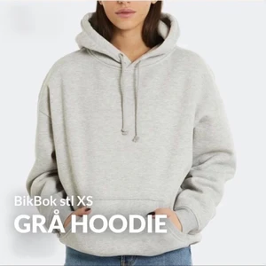 Hoodie  - Jättefin grå hoddie från Bikbok i stl XS(oversized). Tröjan är i bra kvalitet, som ny! Frakt tillkommer (50kr)
