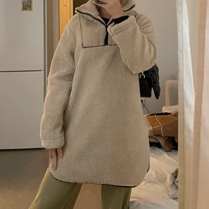 .OBJECT Fleece / Jacka - Storlek XS, den är oversize i modellen. Aldrig använd!