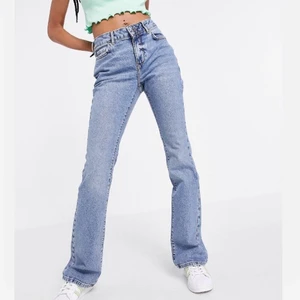 Jeans  - Säljer dessa helt nya jeans då de var lite för korta på mig. Köpa för 400 men säljer för 270kr + frakt