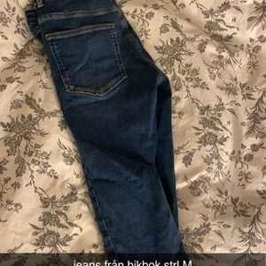jeans  - från bikbok, aldrig använda 