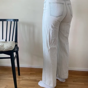 WEEKDAY jeans - Säljer ett par av mina Weekdays jeans i storlek 27/30, modell ACE💕💕