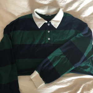 Randig croppad tröja - Grön, blå randig croppad tröja