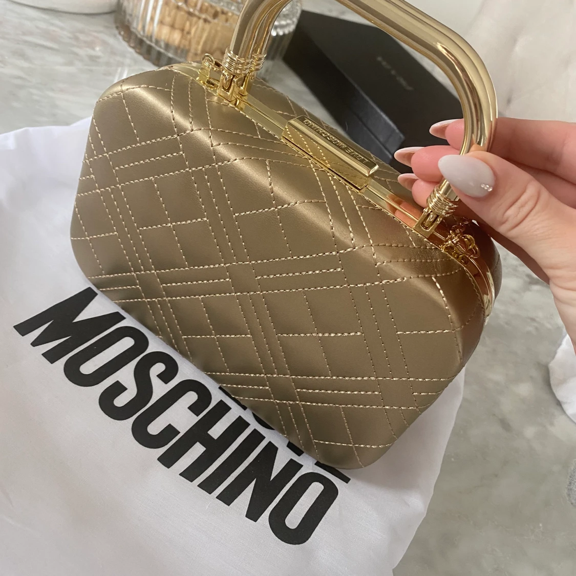 Love Moschino väska - 90