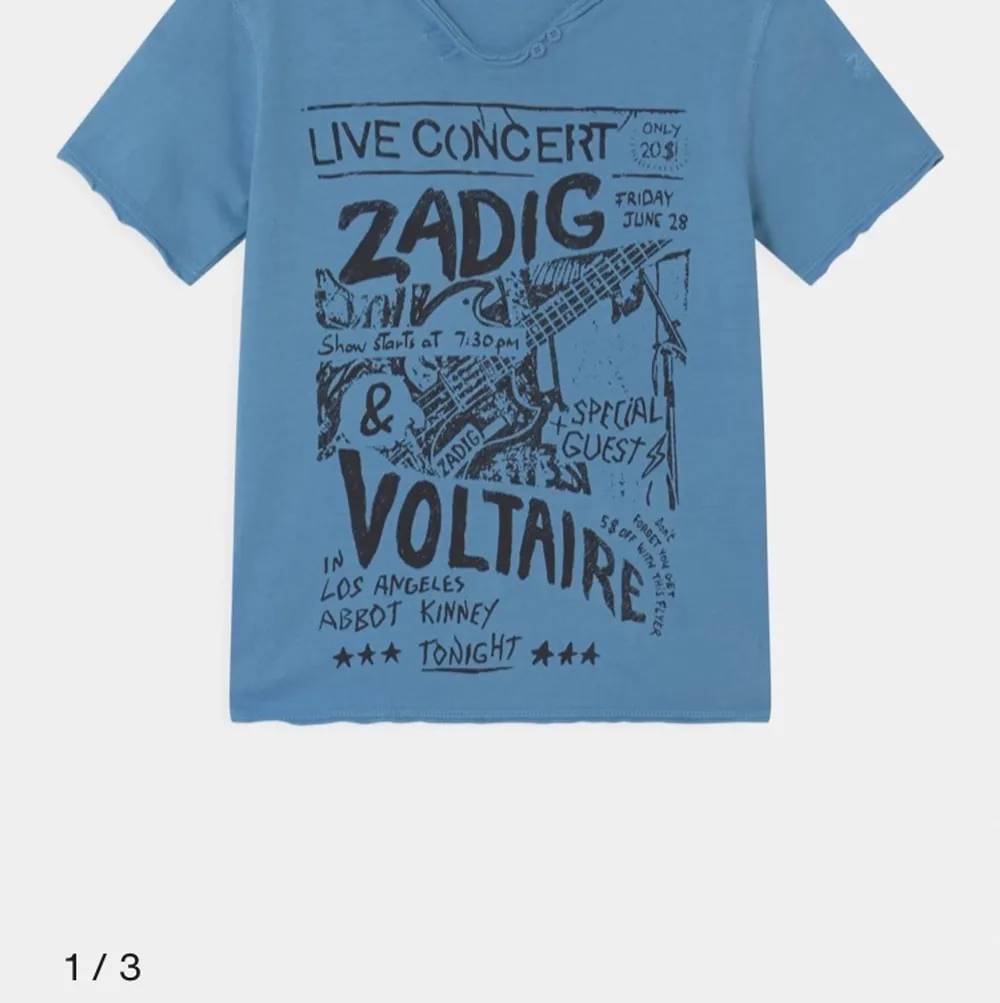 Populär Blå Zadig t-shirt, Ny och ändats använd ett fåtal gånger. Storlek 140 men skulle säga att den är stor i storleken. Men helt perfekt skick och verkligen snyggaste t-shirten!! Budgivning ifall många är intresserade💕. T-shirts.
