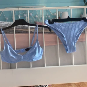 Blå bikini - Sparsamt använd bikini från Cubus i strl S. Säljer då överdelen är för liten. 