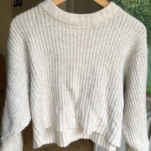 Snygg tröja från monki! - Beige stickad tröja från Monki strl S lite kortare men väldigt varm o mysig!