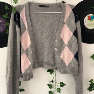 Billie sweather från Brandy Melville <3 - Säljer denna Billie sweather från Brandy Melville som inte kommer till användning <3 köpt här på plick! Priset går att diskutera <3