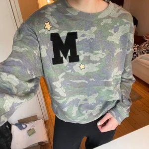 Sweatshirt - Tröja från BikBok i strl L