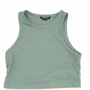 Topp - Topp ifrån shein, aldrig använd då jag inte har den stilen. Nypris var ca 20-30 kr minns ej exakt