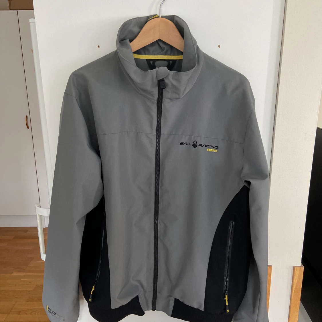 Sail racing windstopper jacka