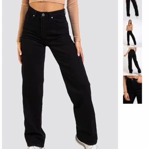 Skönaste madlady jeansen! - Skönaste jeansen i bra skick!!😍 Köpta på madladys hemsida för 550 kr för lite mindre än ett år sedan!