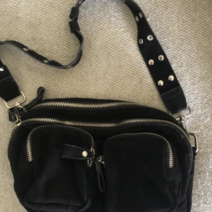 Väska (Gina) - Jag säljer den fina väska för att den kommer inte till användning! Priset inkluderar inte frakt!!!!