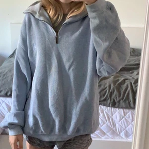 Key west sweatshirt  - Key west sweatshirt. Använd 3 gånger. Jag är 165cm . Skriv om du är intresserad eller har några frågor