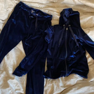 Mjukisset madlady - Säljer mjukisset i sammet från madlady storlek s, inga fläckar/skada. Kan gå ner i pris om det är så